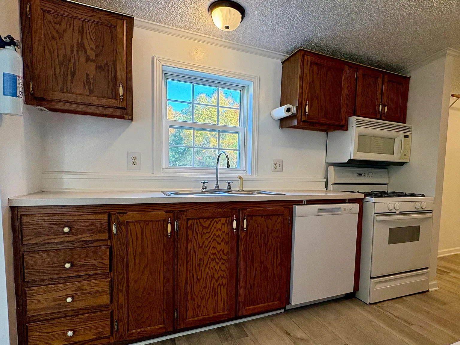 3 bed, 1500 sqft, $1,750 — Photo 3