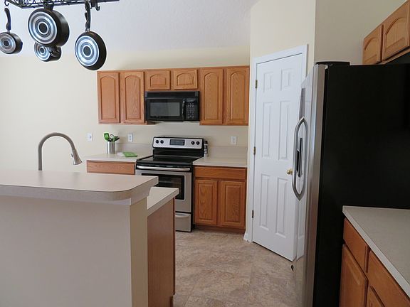 3rd image of 1283 Highfield Ln