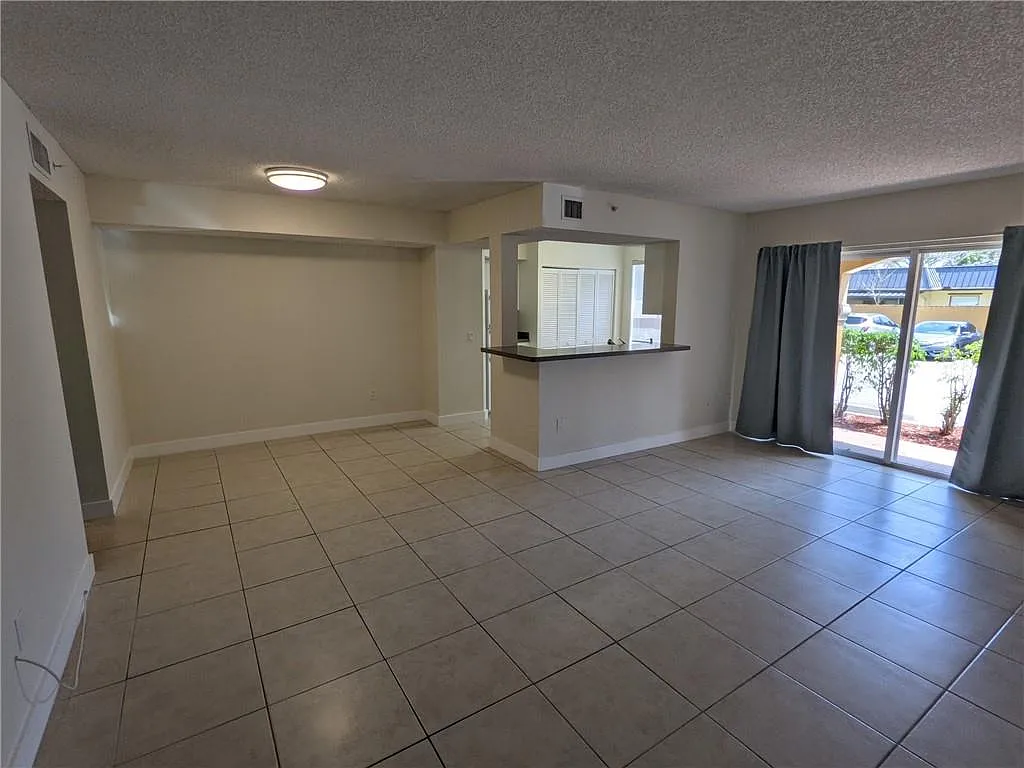 2 bed, 1200 sqft, $2,500 — Photo 3