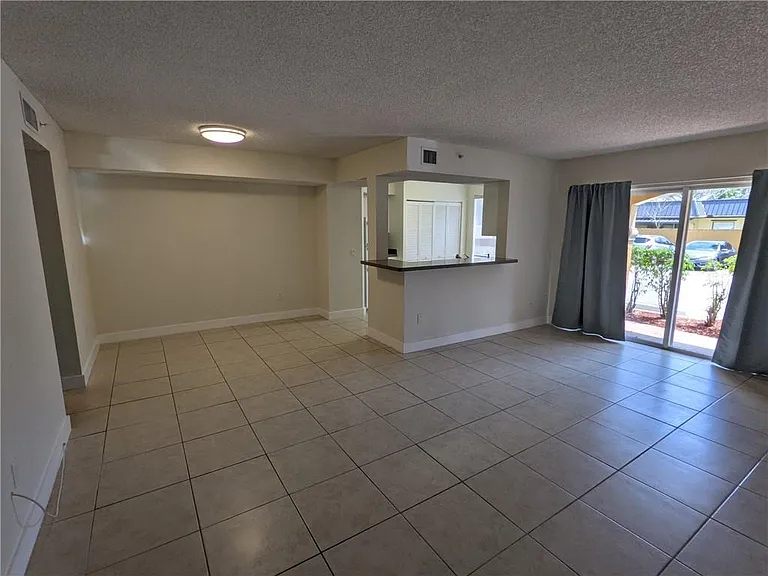 150 NW 96th Ave — Photo 3
