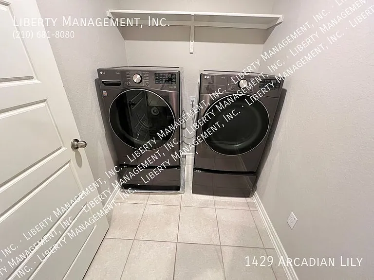 1429 Arcadian Lily — Photo 32