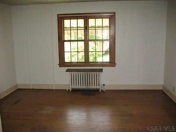 5th image of 738 Main St