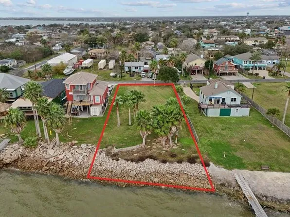 1035 6th St, San Leon, TX 77539