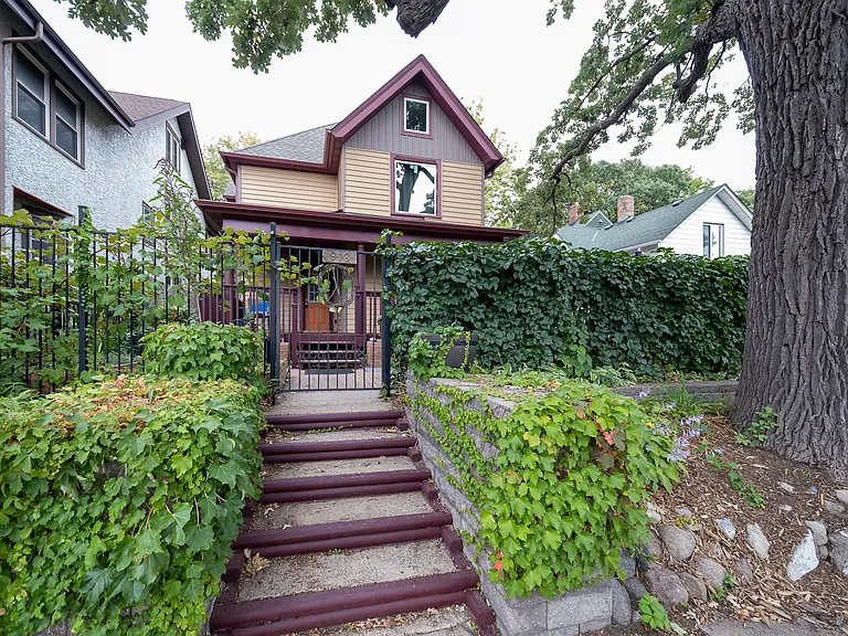 918 E 17th St #1 — Photo 1