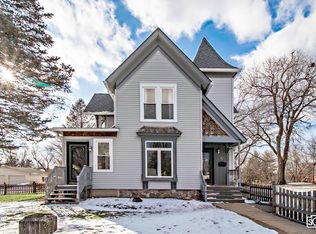 92 N Caroline St, Crystal Lake, IL 60014
