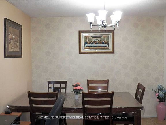 2nd image of 15 Kensington Rd #1410