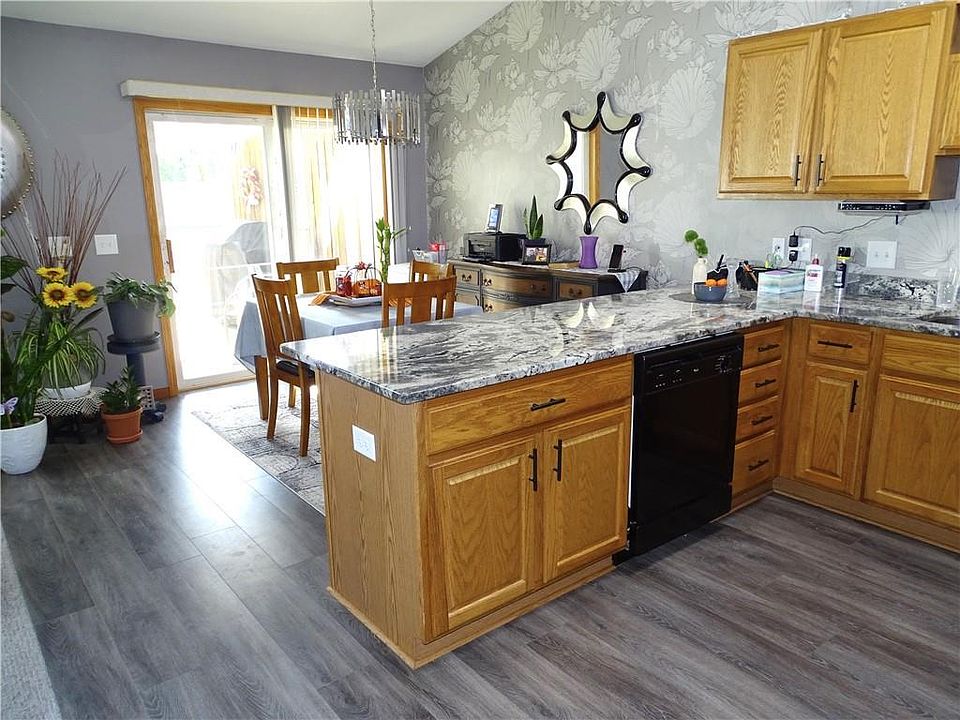 404 Lee St Durand WI Zillow