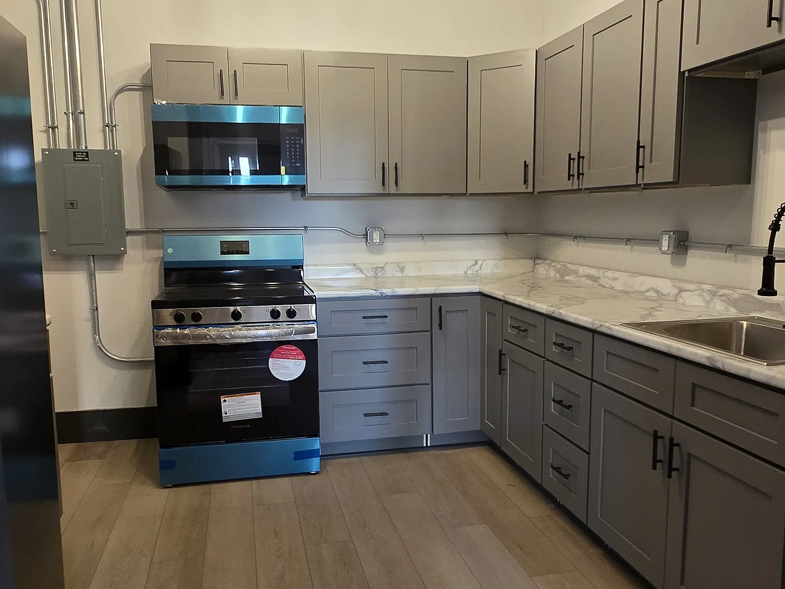 221 N Main St — Photo 1