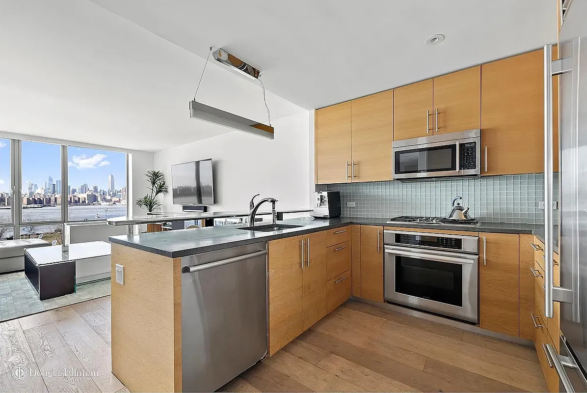 49 North 8th Street — Photo 3