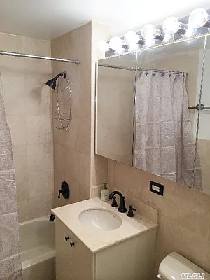 Rented by Prime Realty | media 25