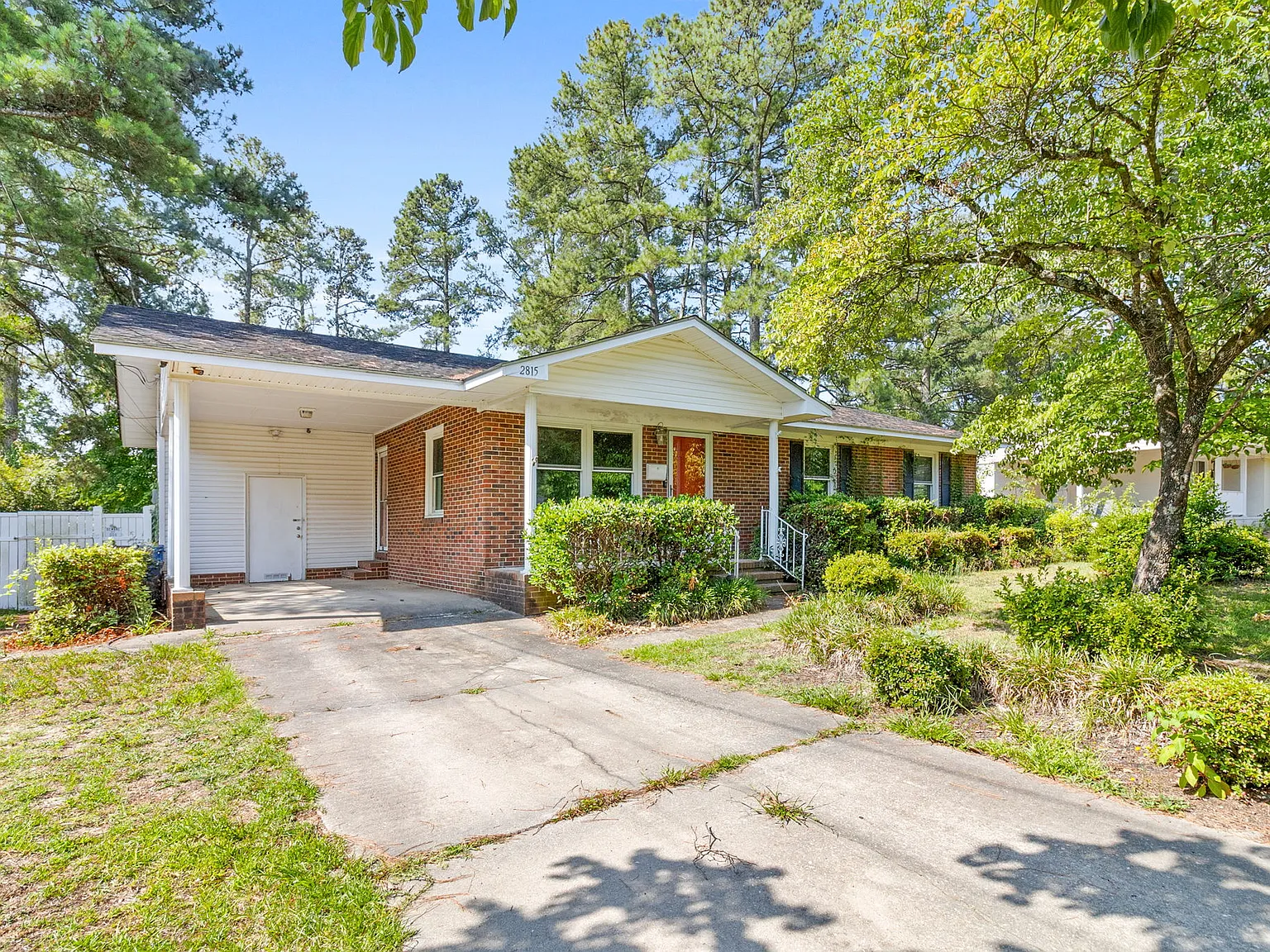 3 bed, 1.5 bath, 1332 sqft, $1,900 — Photo 2