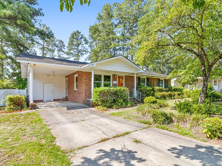 2815 Skycrest Dr — Photo 2