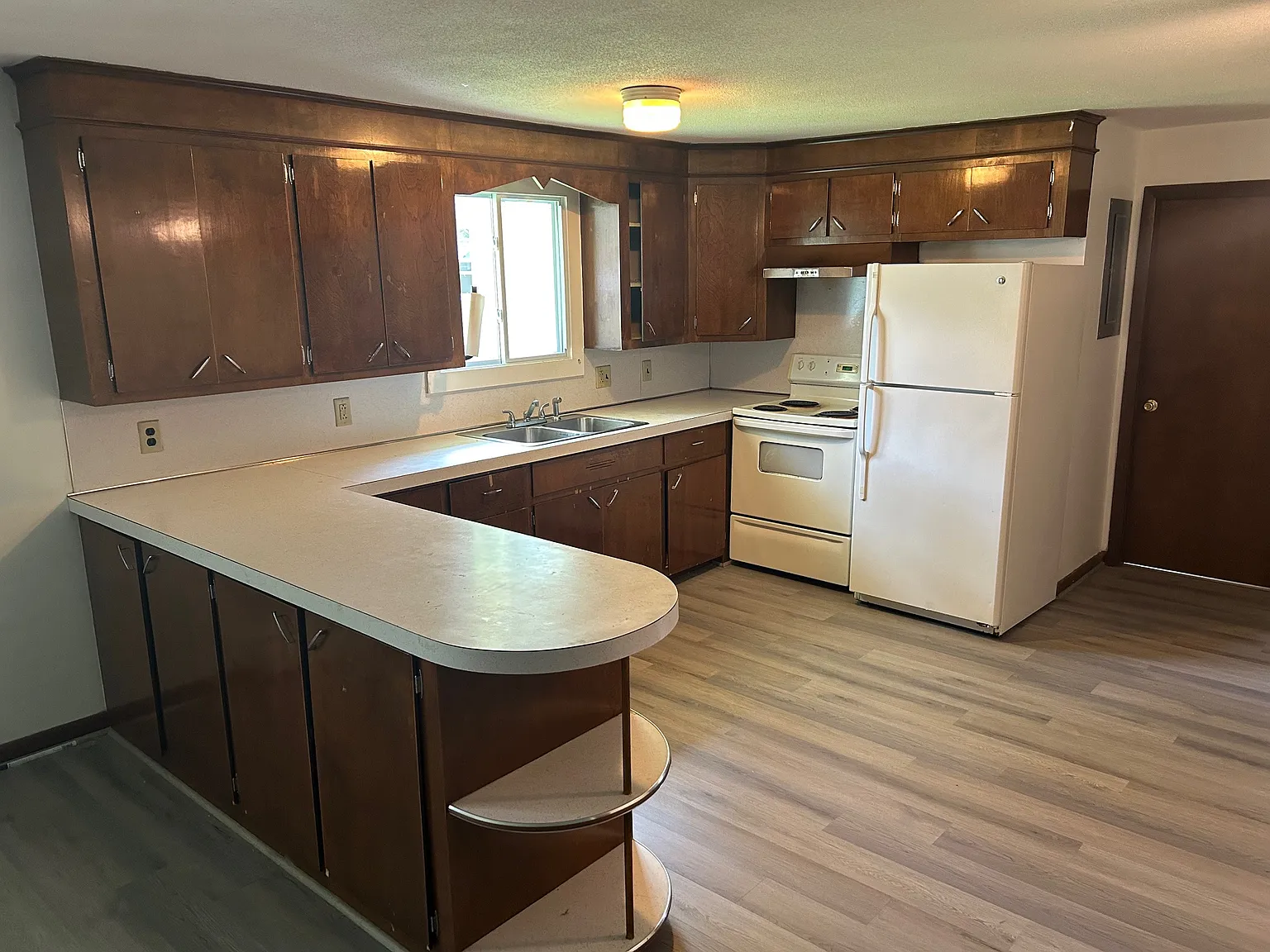 2 bed, 995 sqft, $1,650 — Photo 4