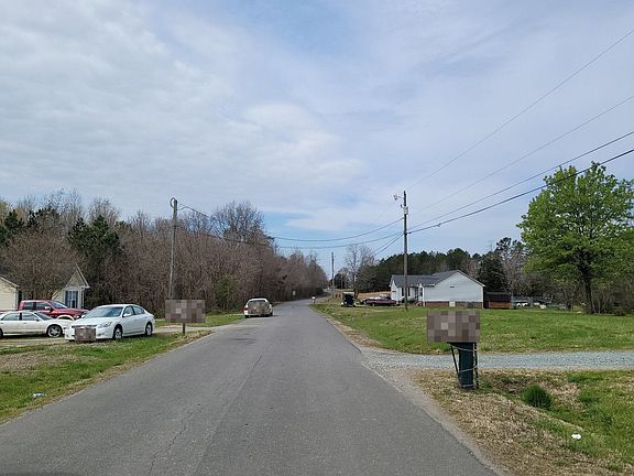 4th image of 611 Pinnix Rd