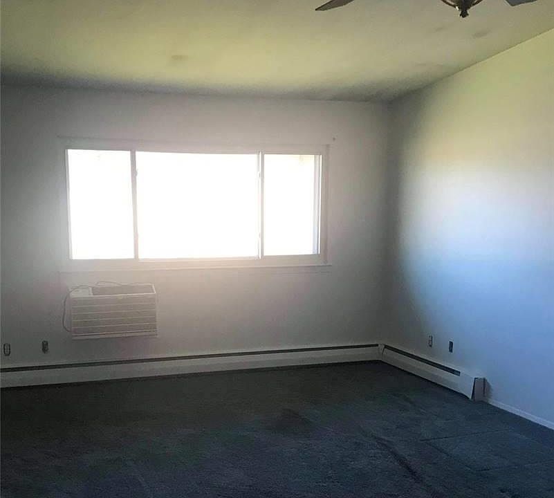2nd image of 744 Deer Park Ave