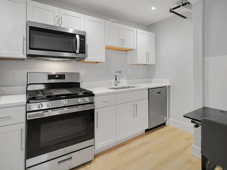 504 Stewart Ave — Photo 41