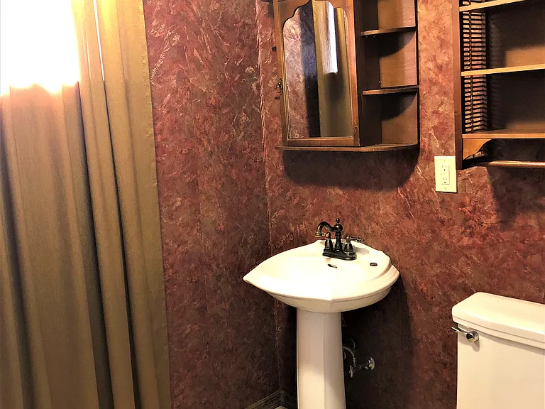 945 Highland Ave — Photo 8