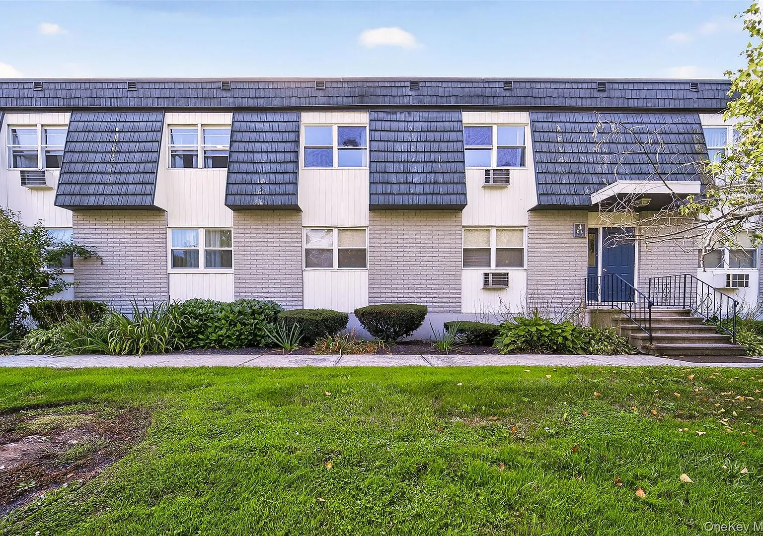 2 bed, 1.0 bath, 980 sqft, $2,300 — Photo 2