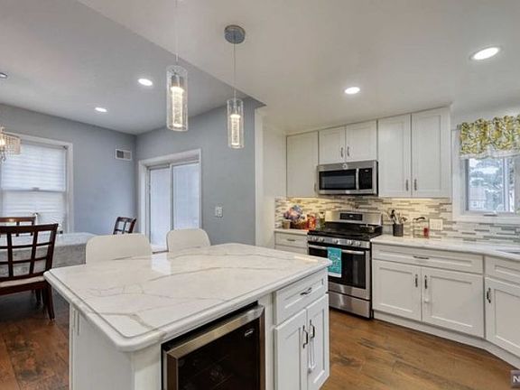 3rd image of 471 Washington Ave