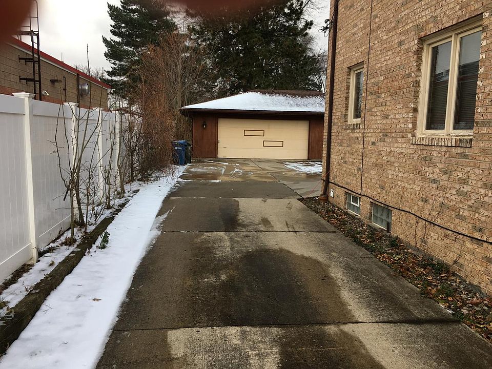 2nd image of 3707 Snow Rd #Townhouse
