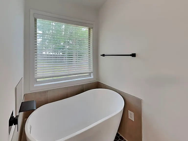 3951 Moore Creek Dr — Photo 12