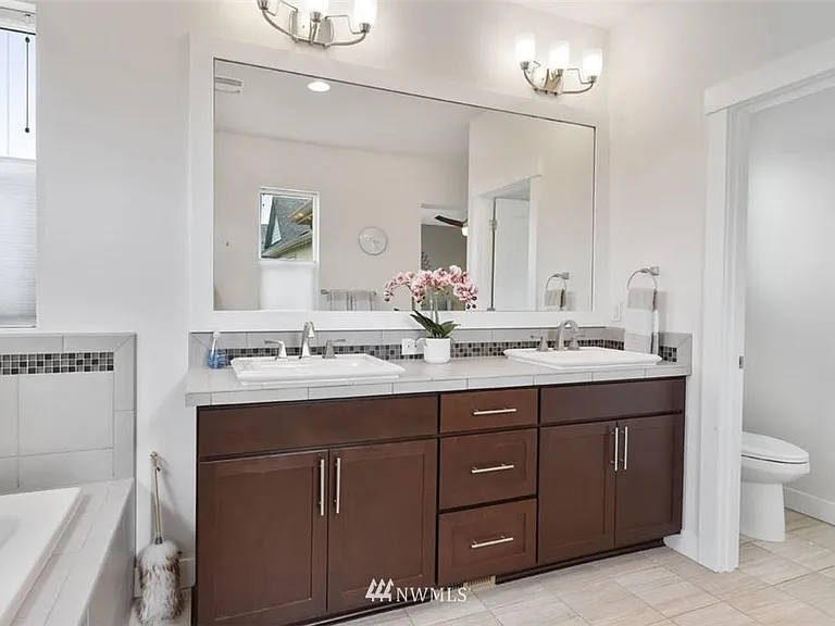 1660 NE Falls Dr — Photo 22