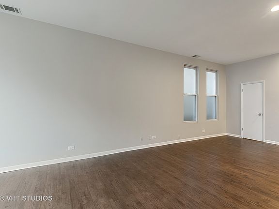 4th image of 1057 W Cornelia Ave