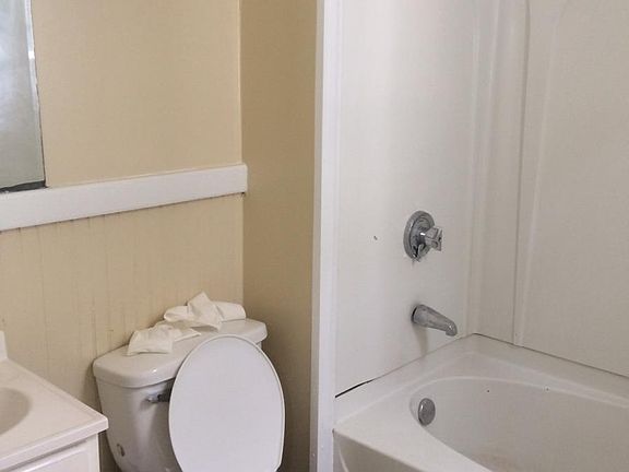 5th image of 311 Greenwich Ave #2