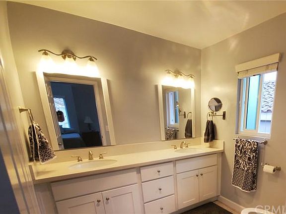 5th image of 1365 E Grand Ave Unit F