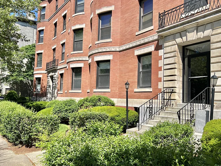 1060 Beacon St #6 — Photo 13