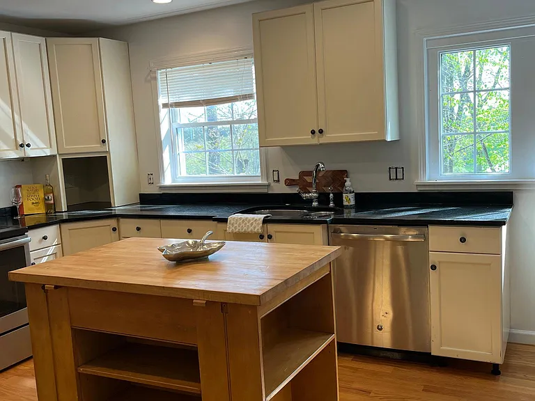 154 Beverly Rd — Photo 9