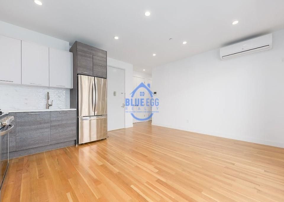 1st image of 625 E 18th St #3R