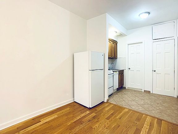 4th image of 419 W 56th St #3S