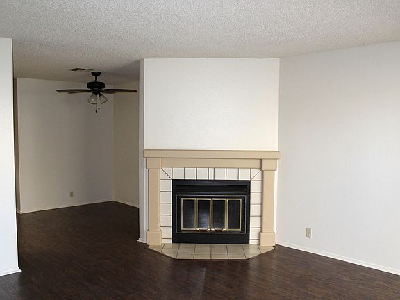 3rd image of 433 W Avenue J5 Unit 12