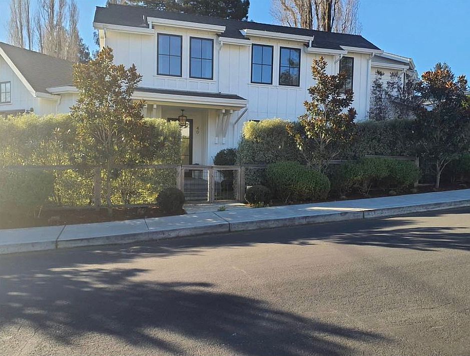 1st image of 40 Hilarita Ave