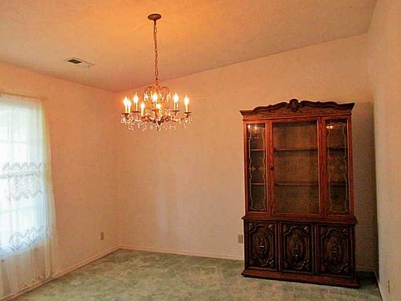 4th image of 3009 N Lyn Mar Dr