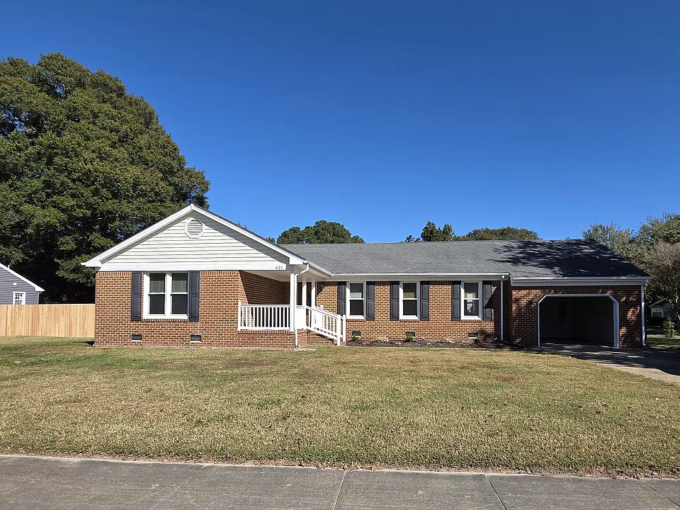421 Currituck Dr