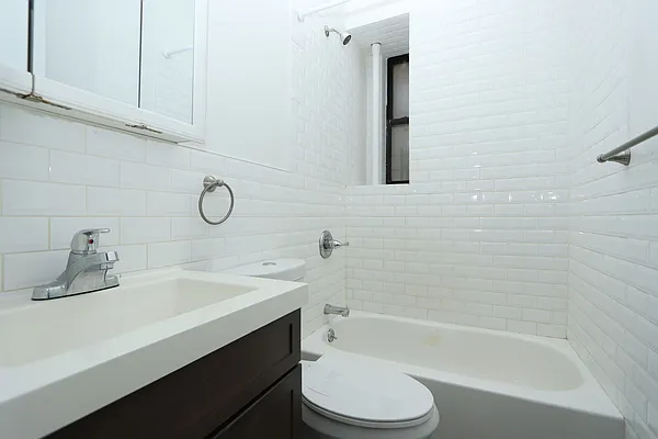 Rented by Nooklyn NYC LLC | media 8