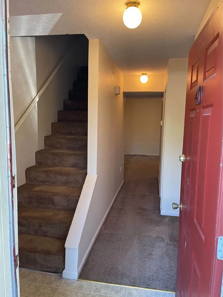 100 Willis Manor Drive - 35 — Photo 2