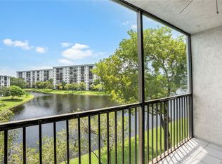 2228 N Cypress Bend Dr #LPH406, Pompano Beach, FL 33069