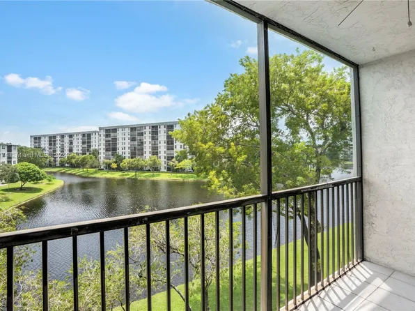 2228 N Cypress Bend Dr #Lph406, Pompano Beach, FL 33069