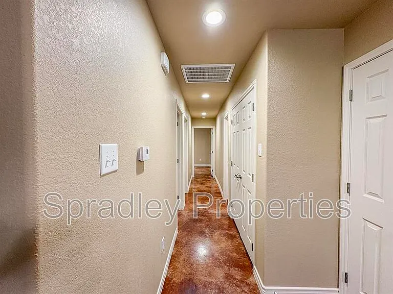 1044A Edwards Dr — Photo 6