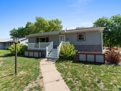 1712 S Bruce Rd, Sioux Falls, SD, 57105
