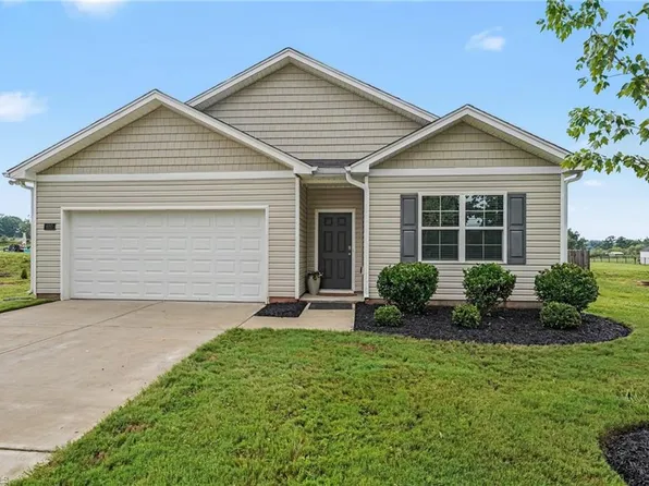 620 Hickory Point Dr, Lexington, NC 27292