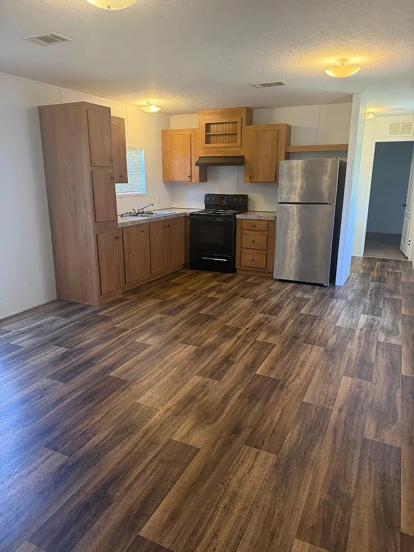 3670 Dixie Hwy NE — Photo 2