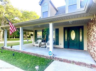 2 Yellowbird Ln, Picayune, MS 39466