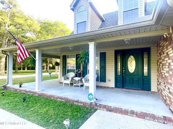 2 Yellowbird Ln, Picayune, MS 39466