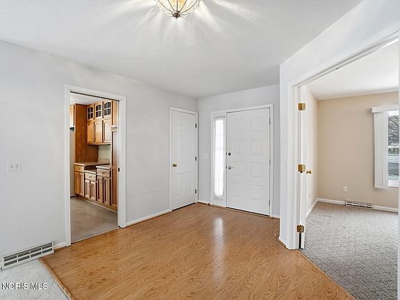 5th image of 2165 Glenacres Ct