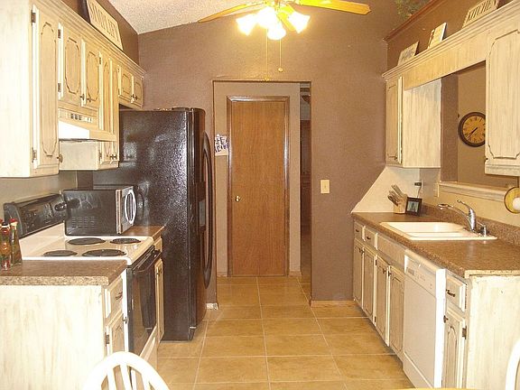 5th image of 2300 Fairfield Dr