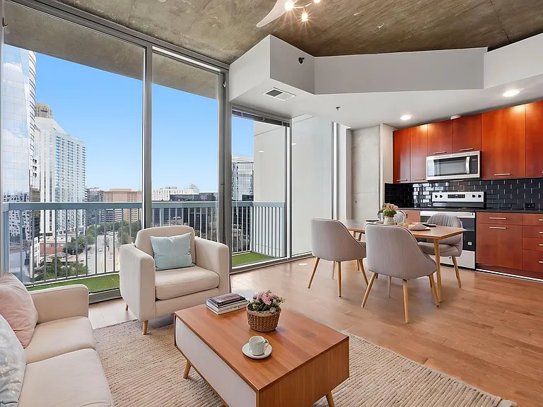 3324 Peachtree Rd NE #1403 — Photo 4
